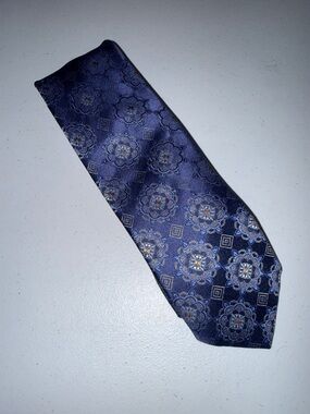 Geoff Nicholson Men's Floral Medallion Tie in Dark Blue